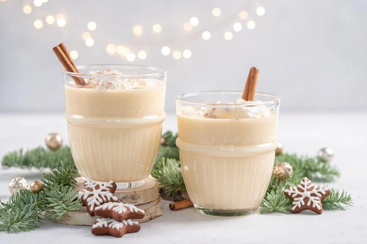 Creamy Eggnog Punch Recipe for Festive Holidays